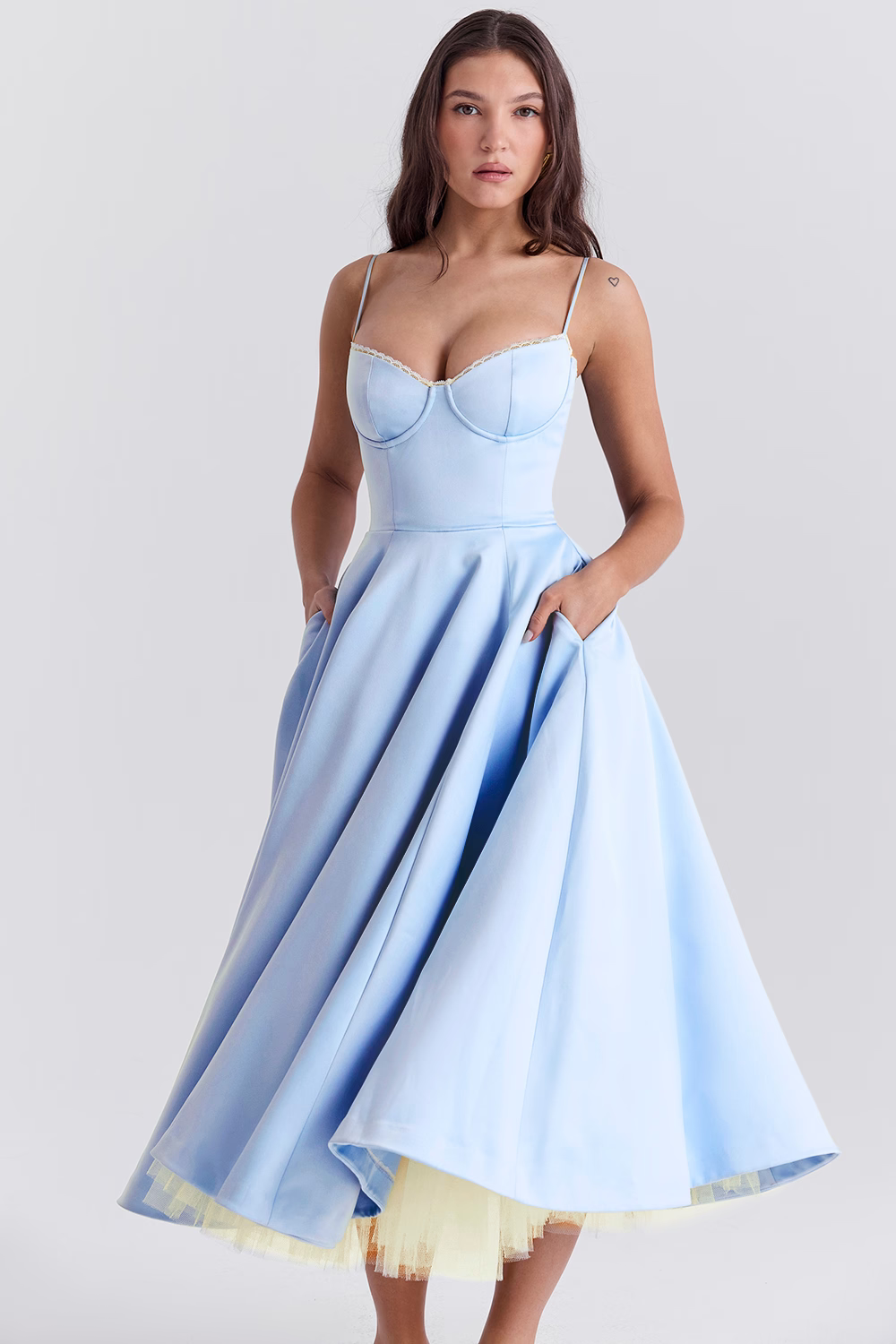 Elegant Royale Dress with Flattering Silhouette and Versatile Style