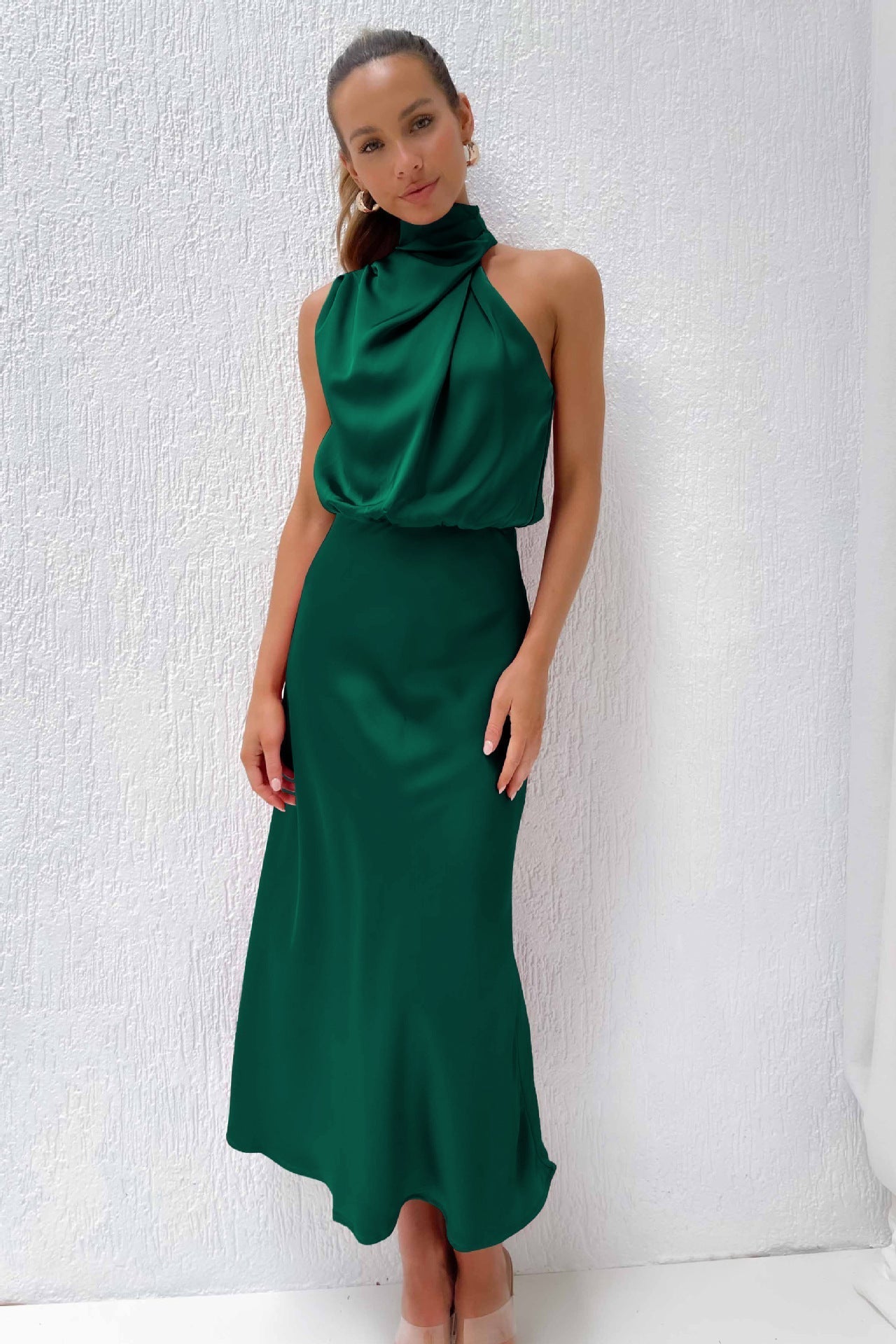 Halter Neck Long Satin Dress for Elegant Evening Wear