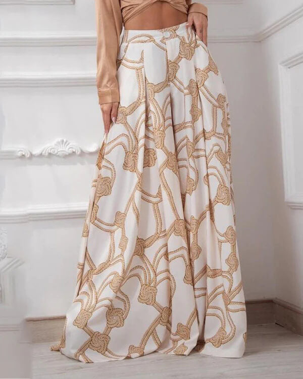 Croatia Outfit: Stylish Top and Trousers Set for Any Occasion