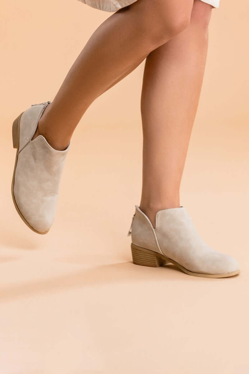Comfortable PU Leather Short Flat Boots for Everyday Wear