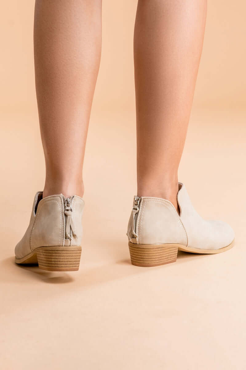 Comfortable PU Leather Short Flat Boots for Everyday Wear
