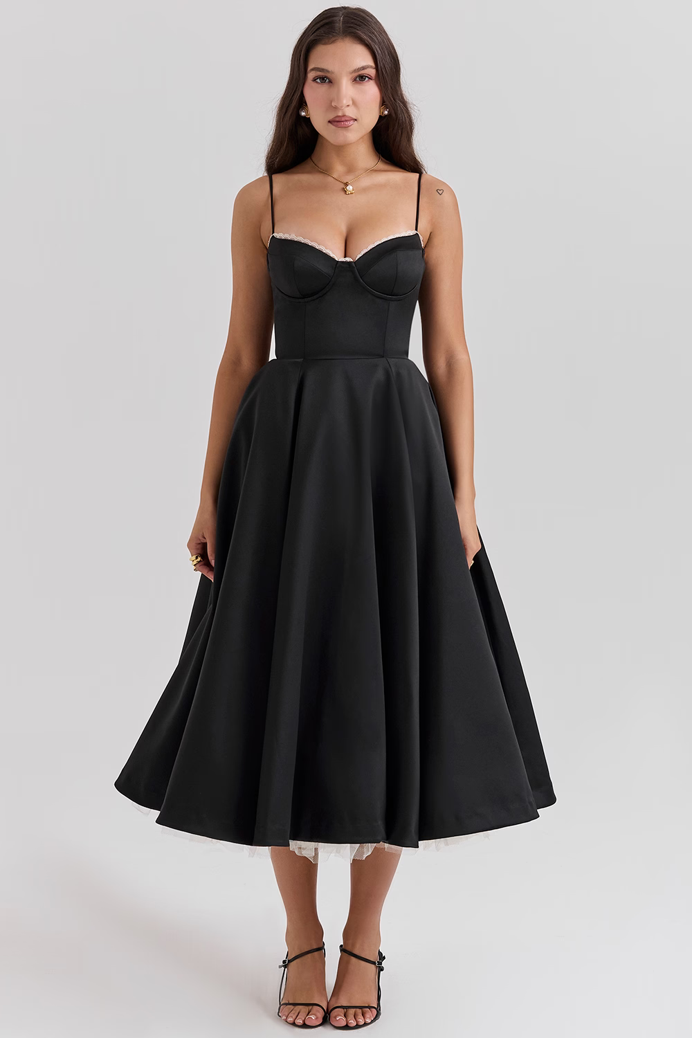 Elegant Royale Dress with Flattering Silhouette and Versatile Style