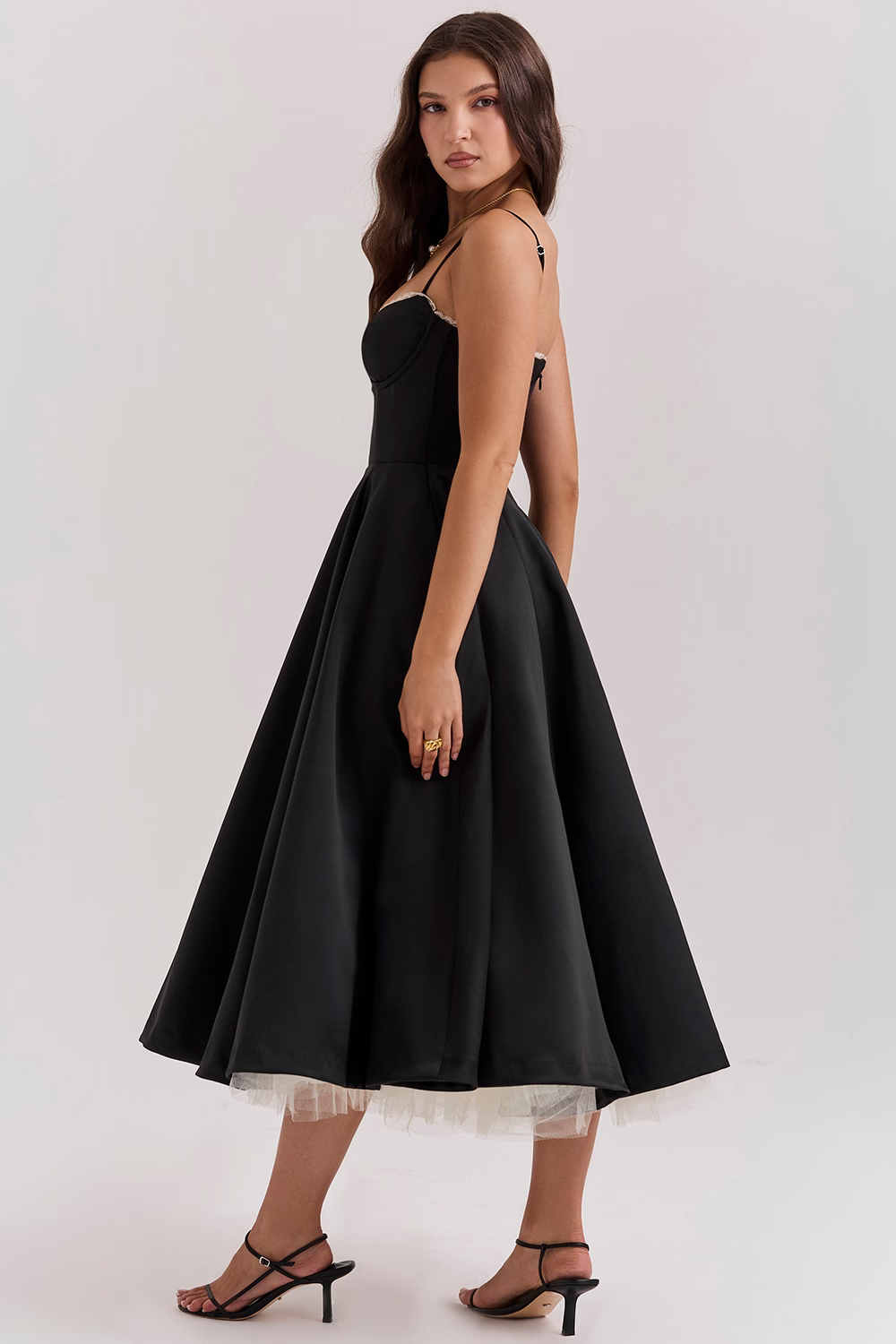 Elegant Royale Dress with Flattering Silhouette and Versatile Style
