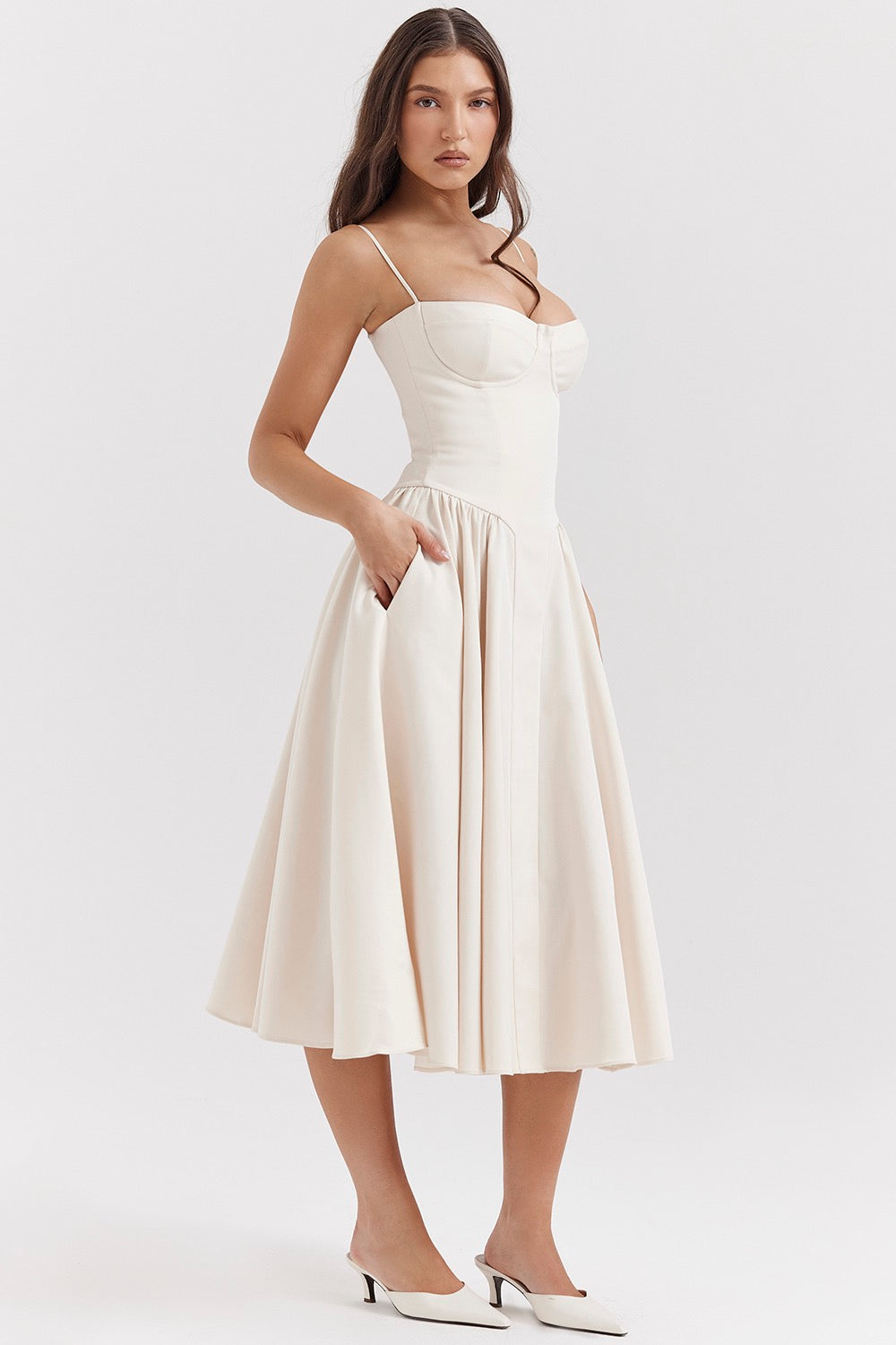 Elegant Corset Dress with Adjustable Straps and Fitted Bodice