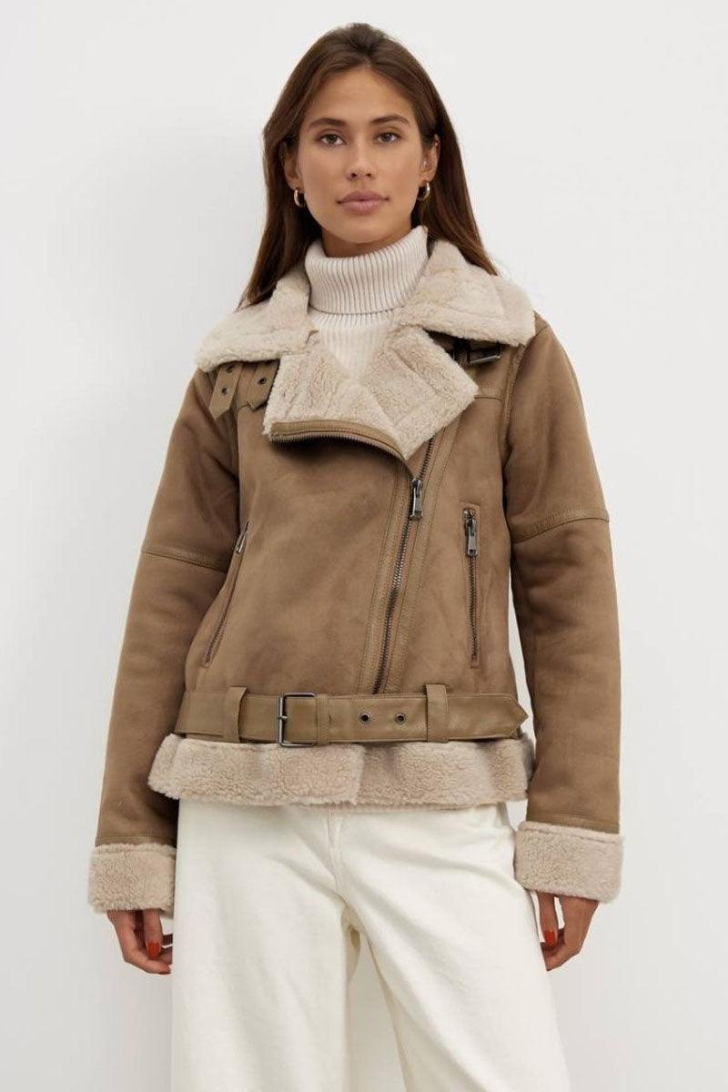 Double-Lined Jacket for Enhanced Warmth and Comfort