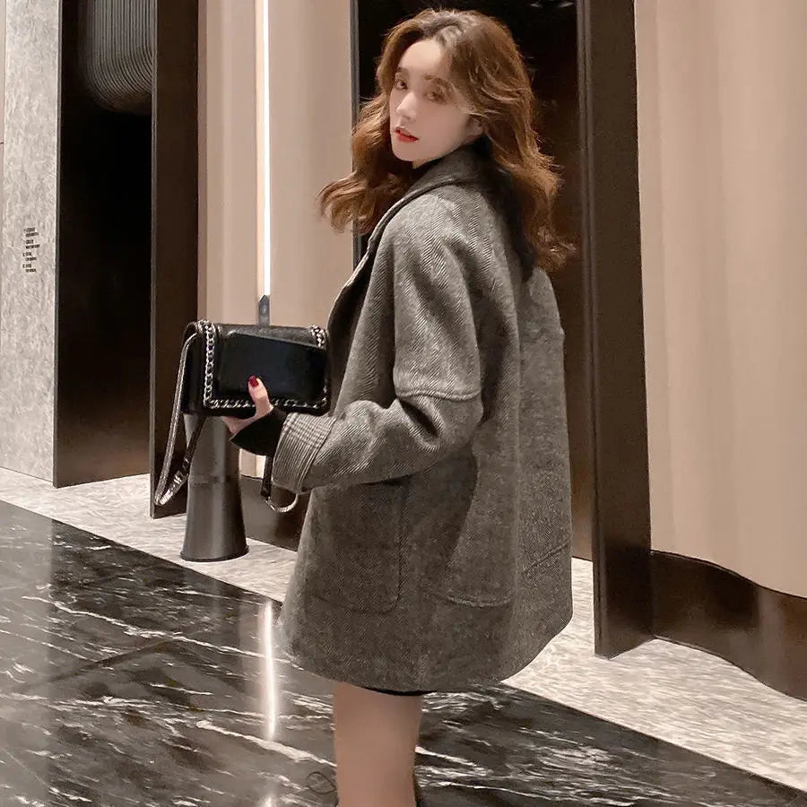 Classic Oversized Wool Coat for Ultimate Comfort and Style