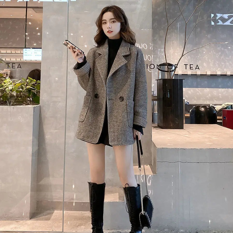 Classic Oversized Wool Coat for Ultimate Comfort and Style