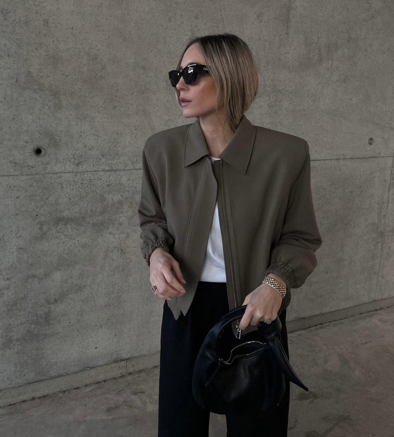 Lightweight Women's Jacket with Zip Pockets and Adjustable Cuffs
