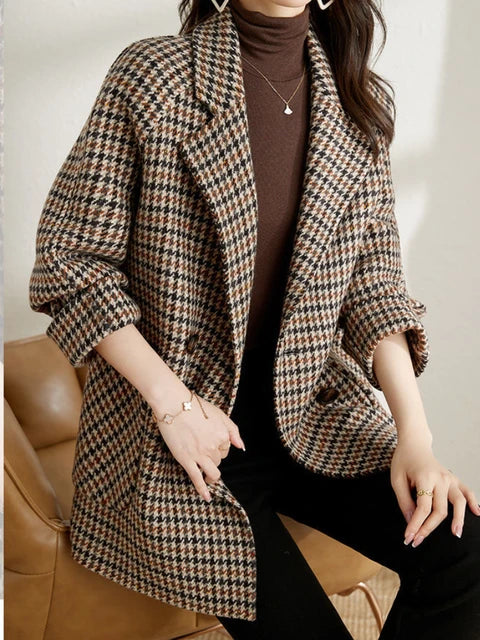 Chic Sophisticated Women's Coat - Elegant Style and Comfort