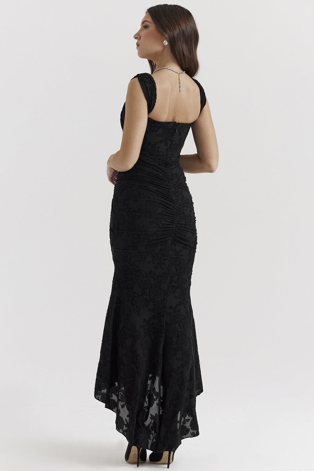 Floral Print Maxi Dress with Flowing Silhouette and Sleeveless Design