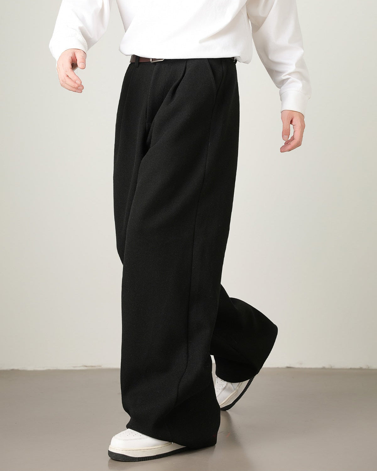 Men’s Wool-Blend Wide-Leg Trousers