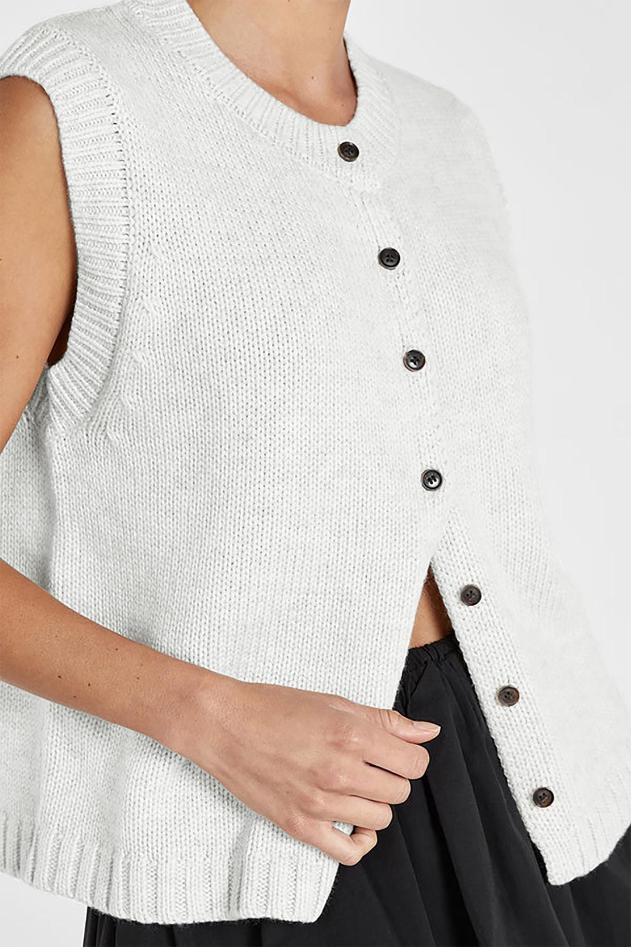 Lucía Women's Knitted Waistcoat with Stylish Design and Comfort