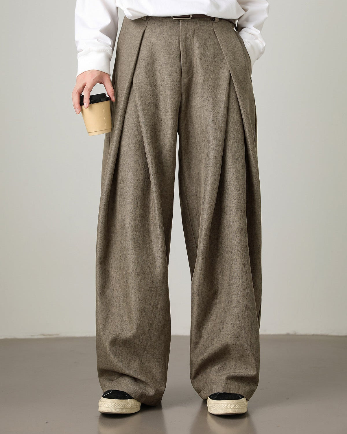 Men’s Wide-Leg Pleated Trousers