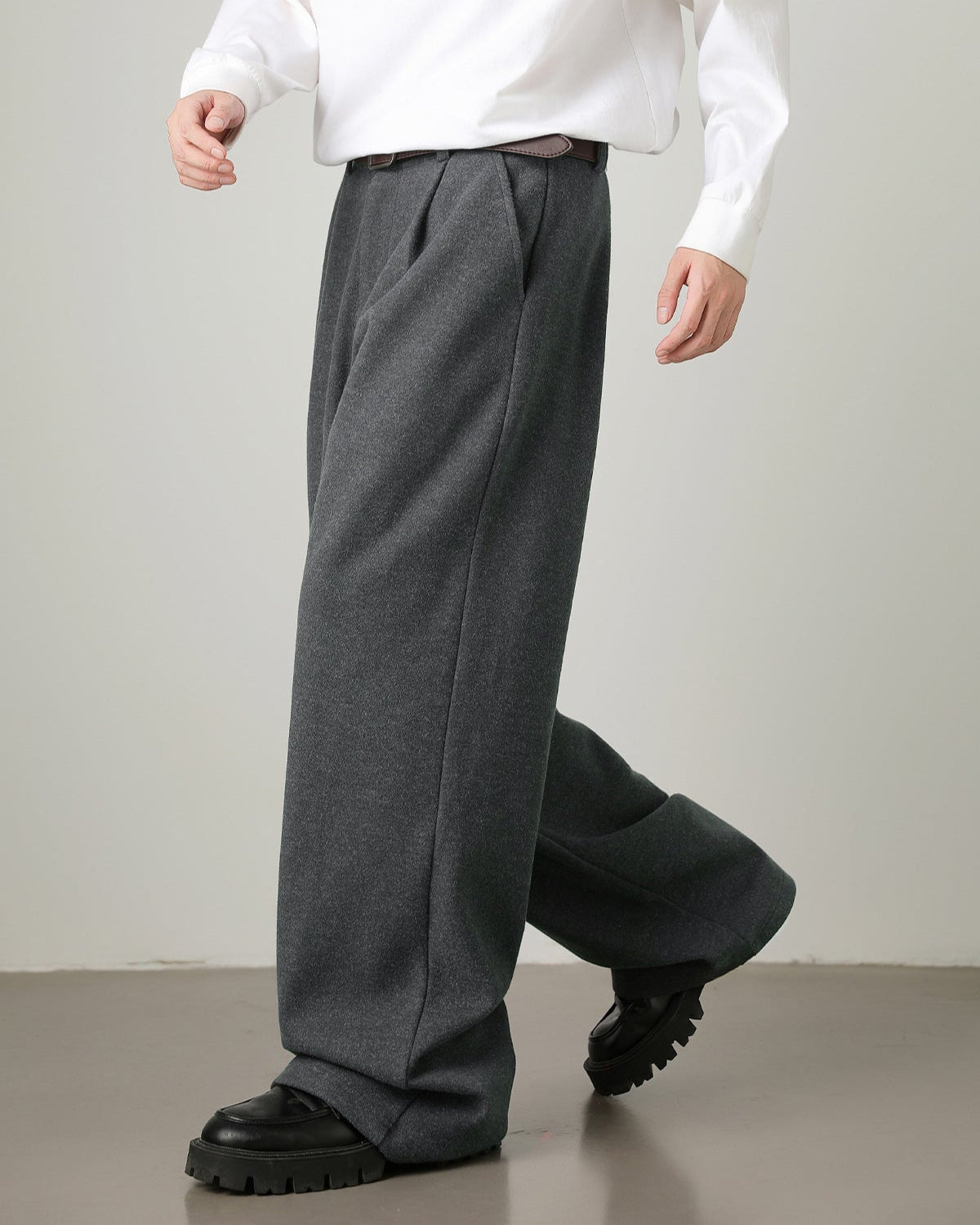 Men’s Wool-Blend Wide-Leg Trousers
