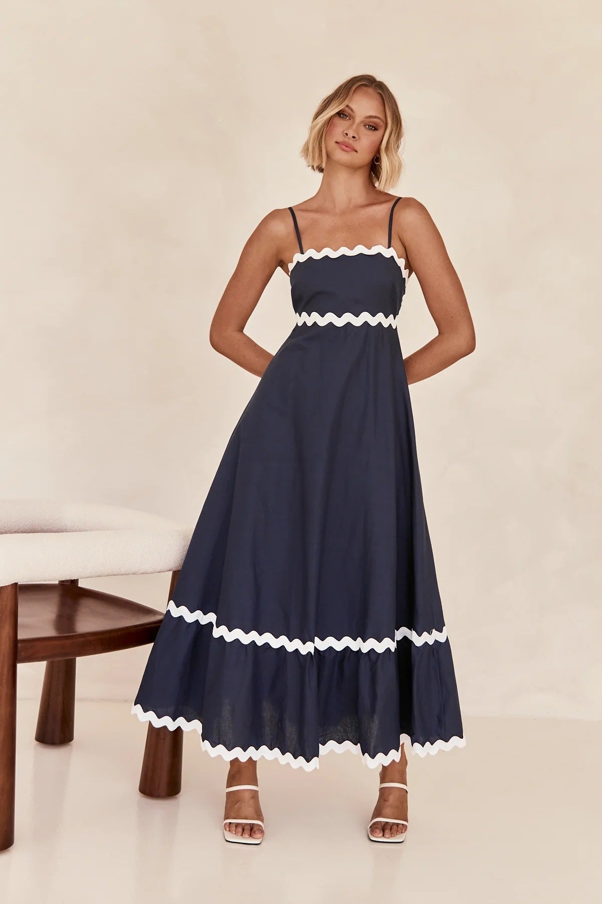 Elegant Contrast Long Capri Dress for Stylish Summer Wear