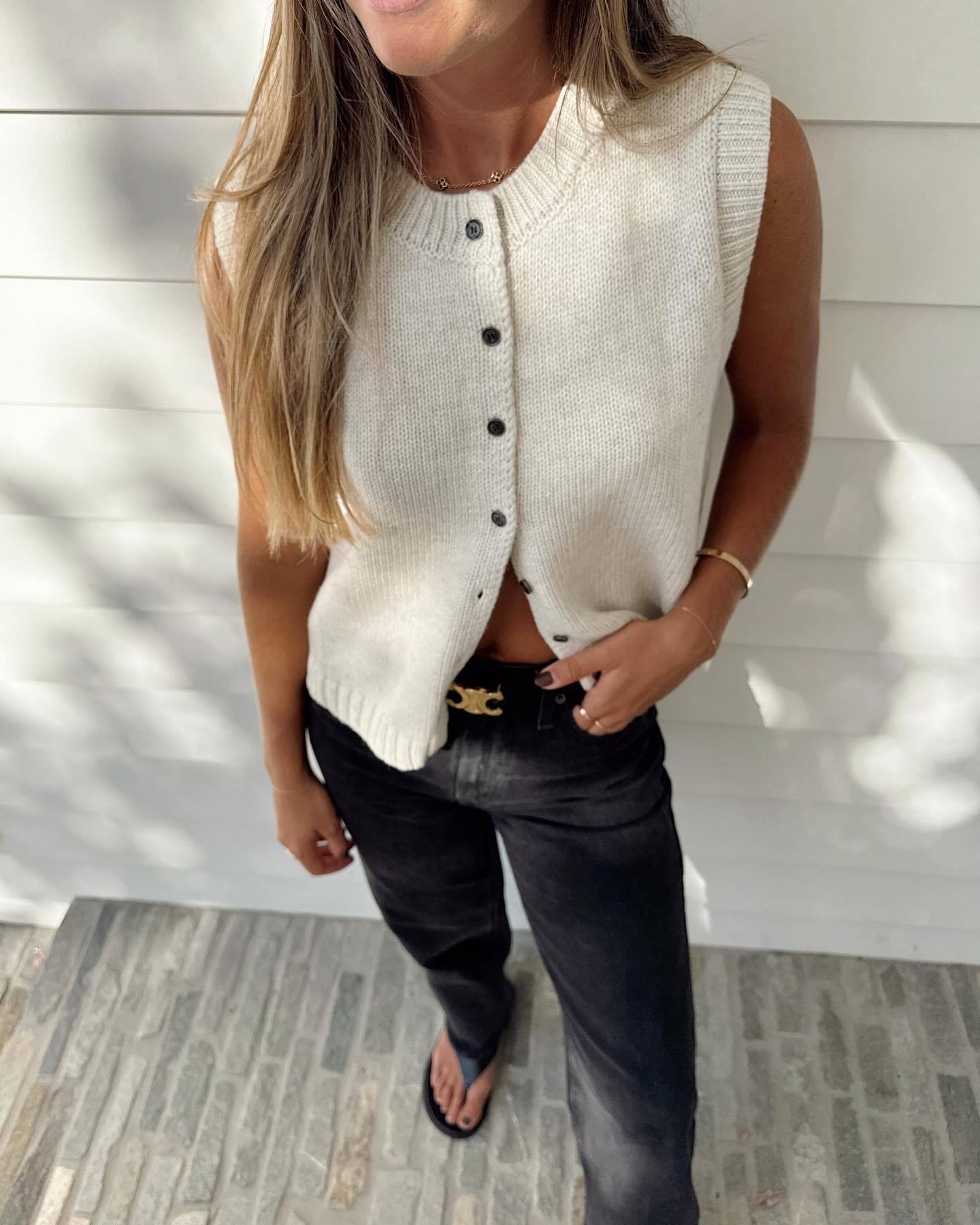 Lucía Women's Knitted Waistcoat with Stylish Design and Comfort