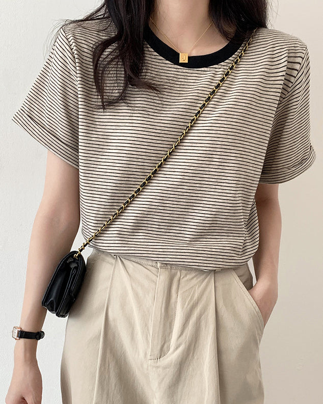 Striped T-Shirt with Comfortable Fit and Stylish Design