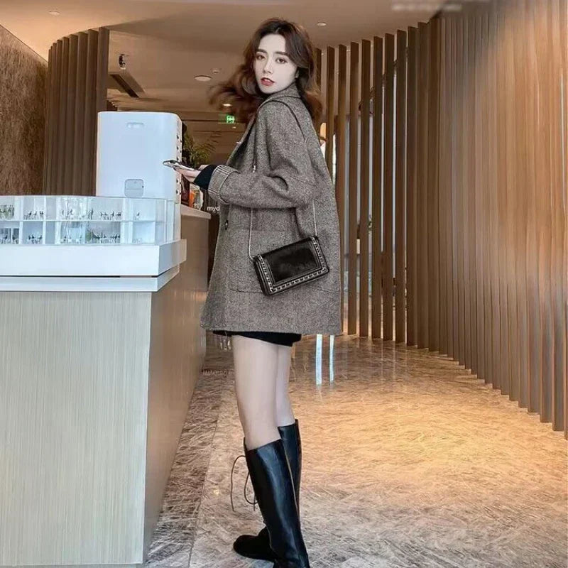 Classic Oversized Wool Coat for Ultimate Comfort and Style