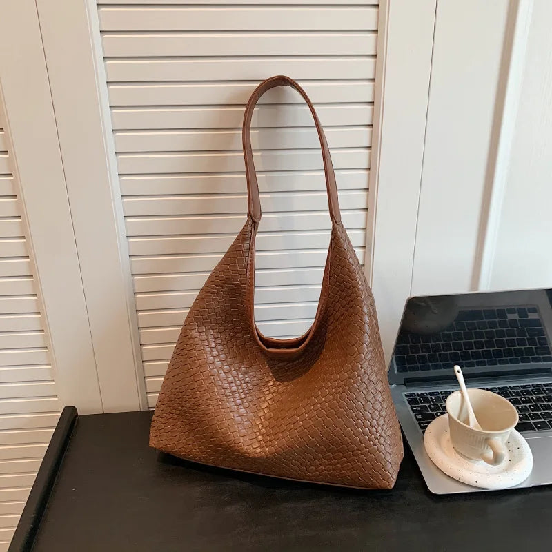 Stylish Woven Handbag for Everyday Use