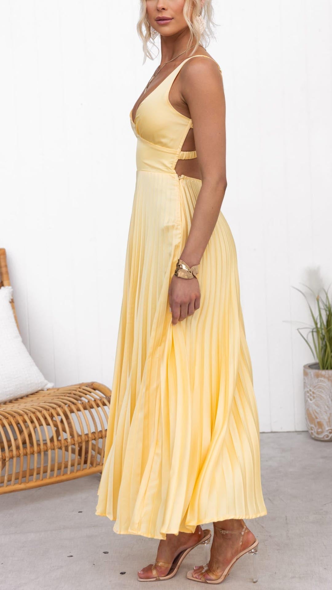 Elegant Yellow Pleated V-Neck Dress for Special Occasions