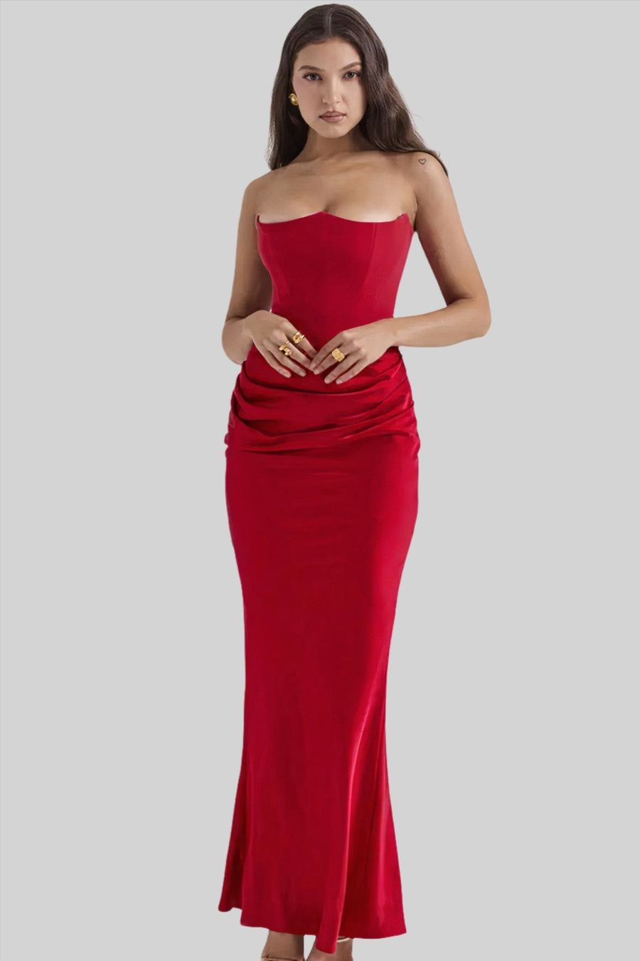 Chic Long Marissa Evening Dress with Elegant Design
