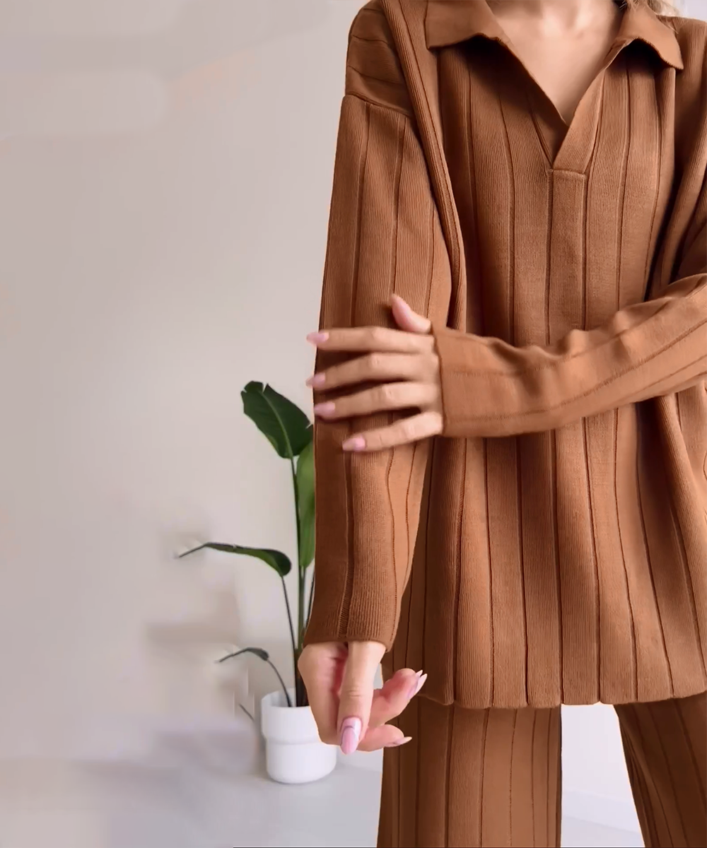 V-Neck Two-Piece Jersey Set for Comfortable Style
