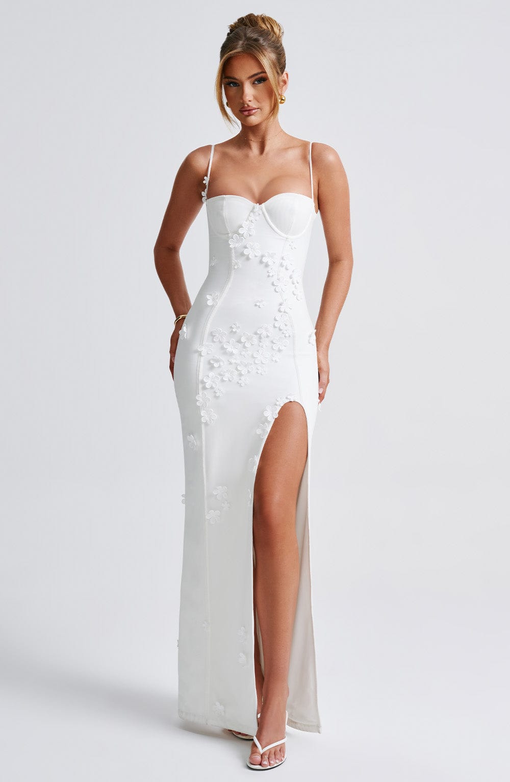 Floral Appliqué Maxi Dress for Women - Elegant and Stylish Design