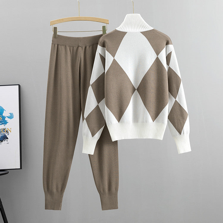 Blouse and Lightweight Trousers Set for Comfortable Style