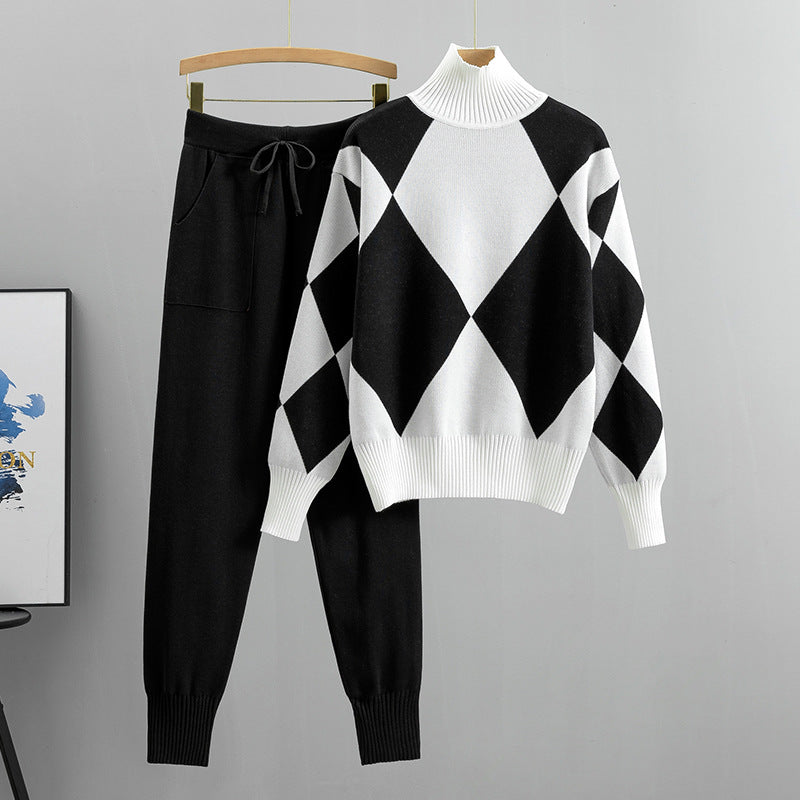Blouse and Lightweight Trousers Set for Comfortable Style