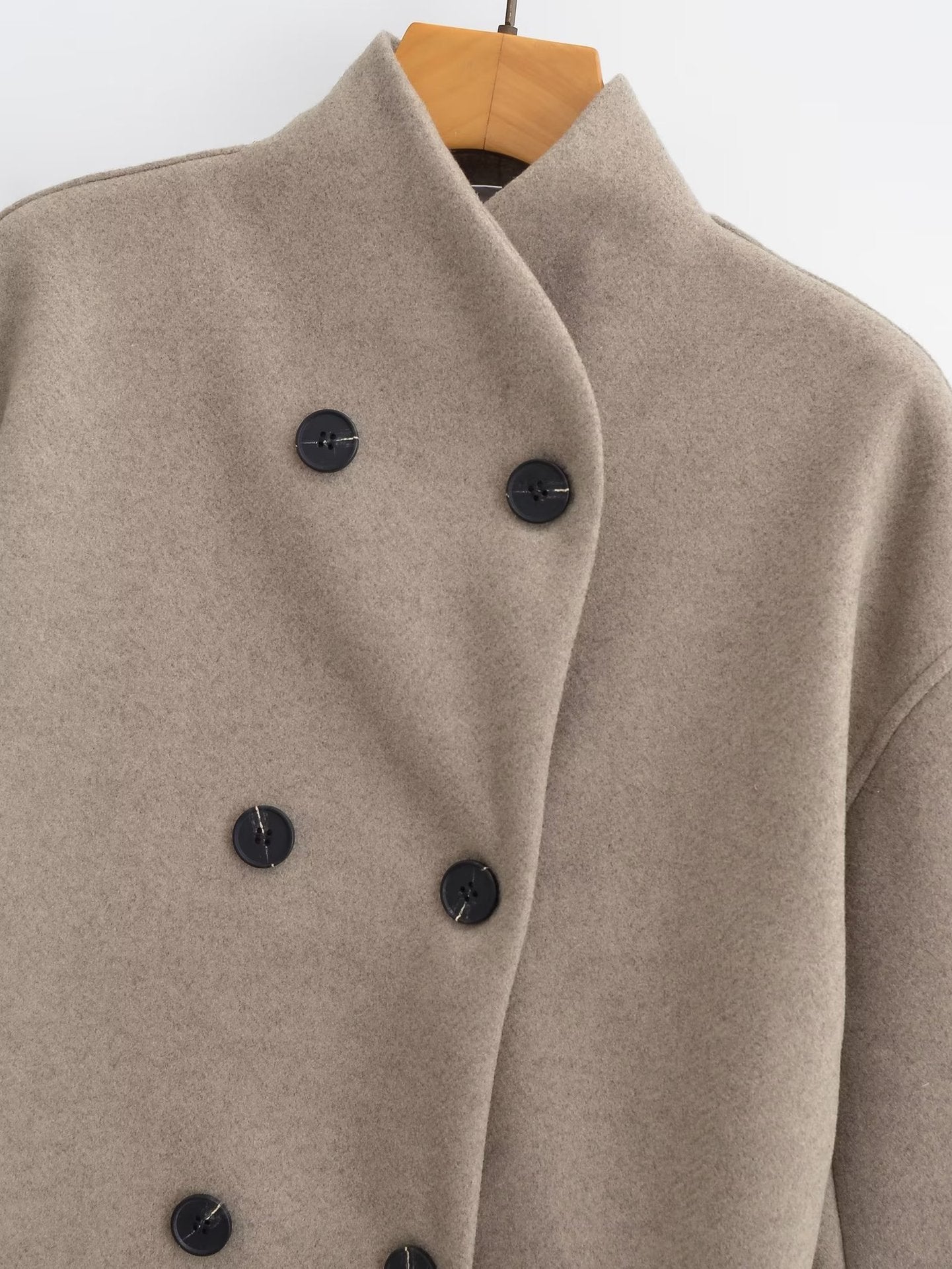 Stylish Women's Isabel Coat with Warmth and Comfort Features