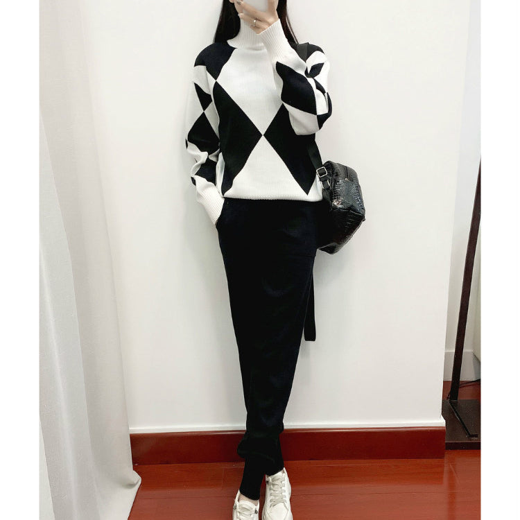 Blouse and Lightweight Trousers Set for Comfortable Style