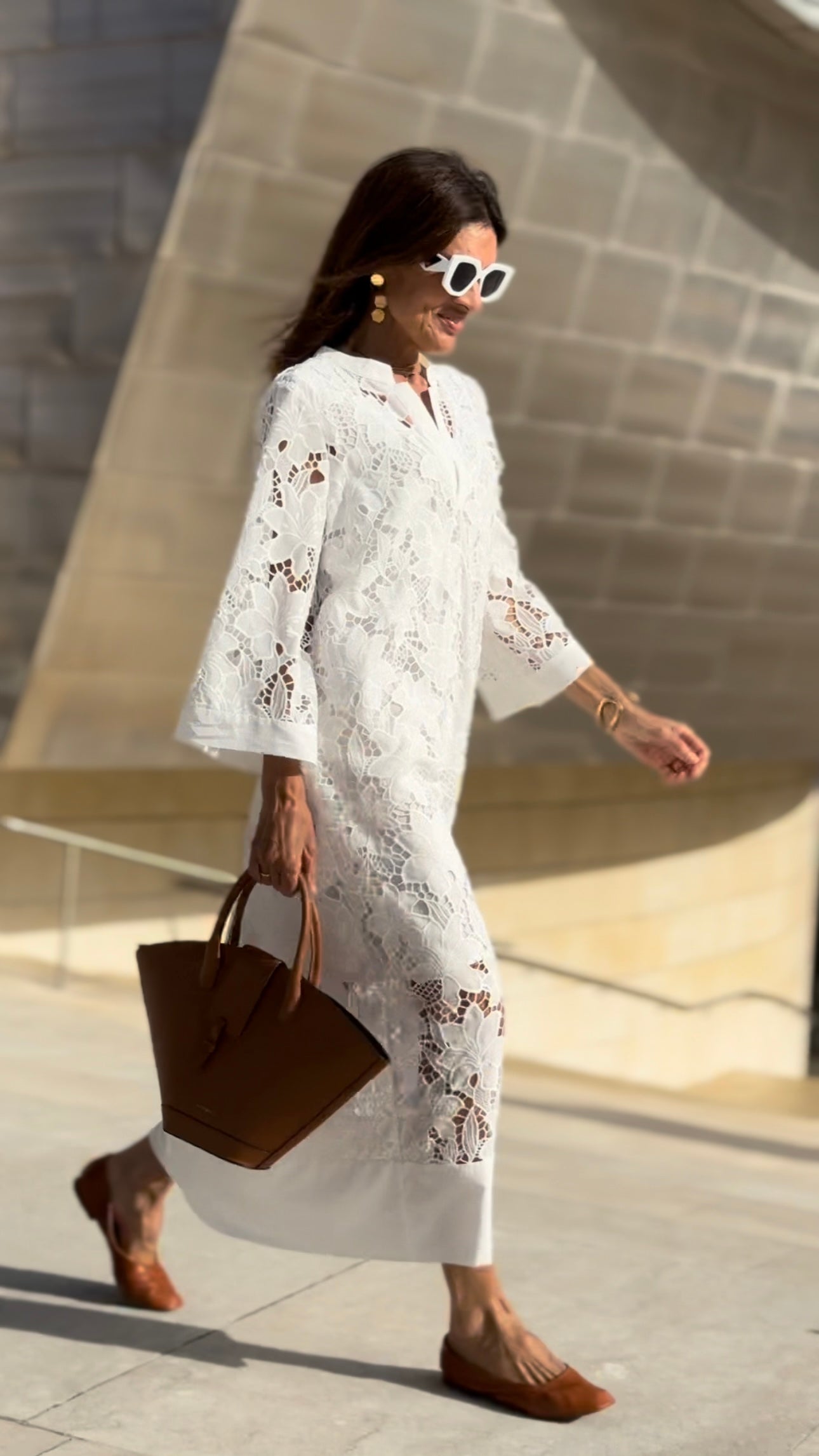 White Lace Dress with Elegant Detailing for Special Occasions