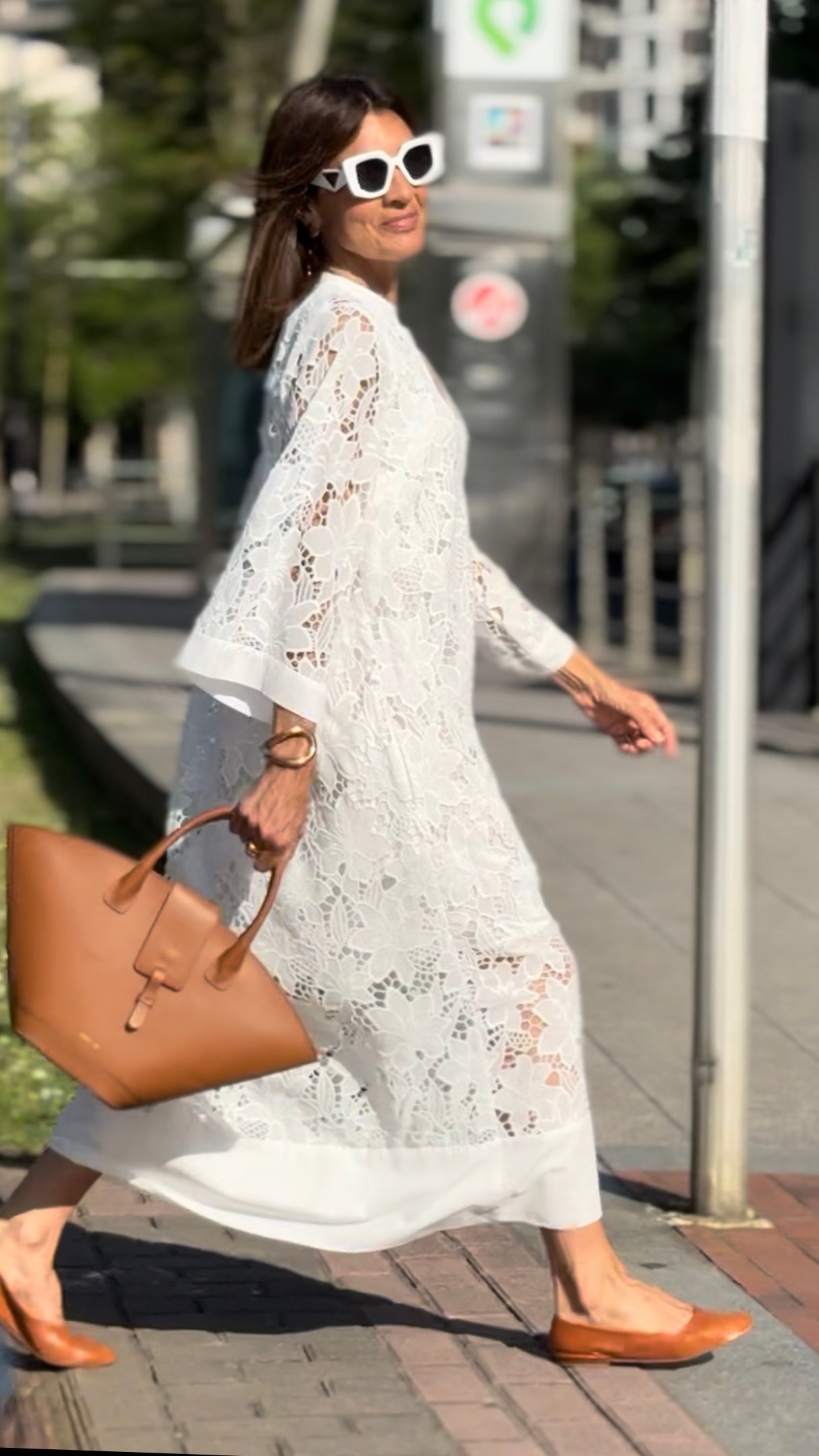 White Lace Dress with Elegant Detailing for Special Occasions