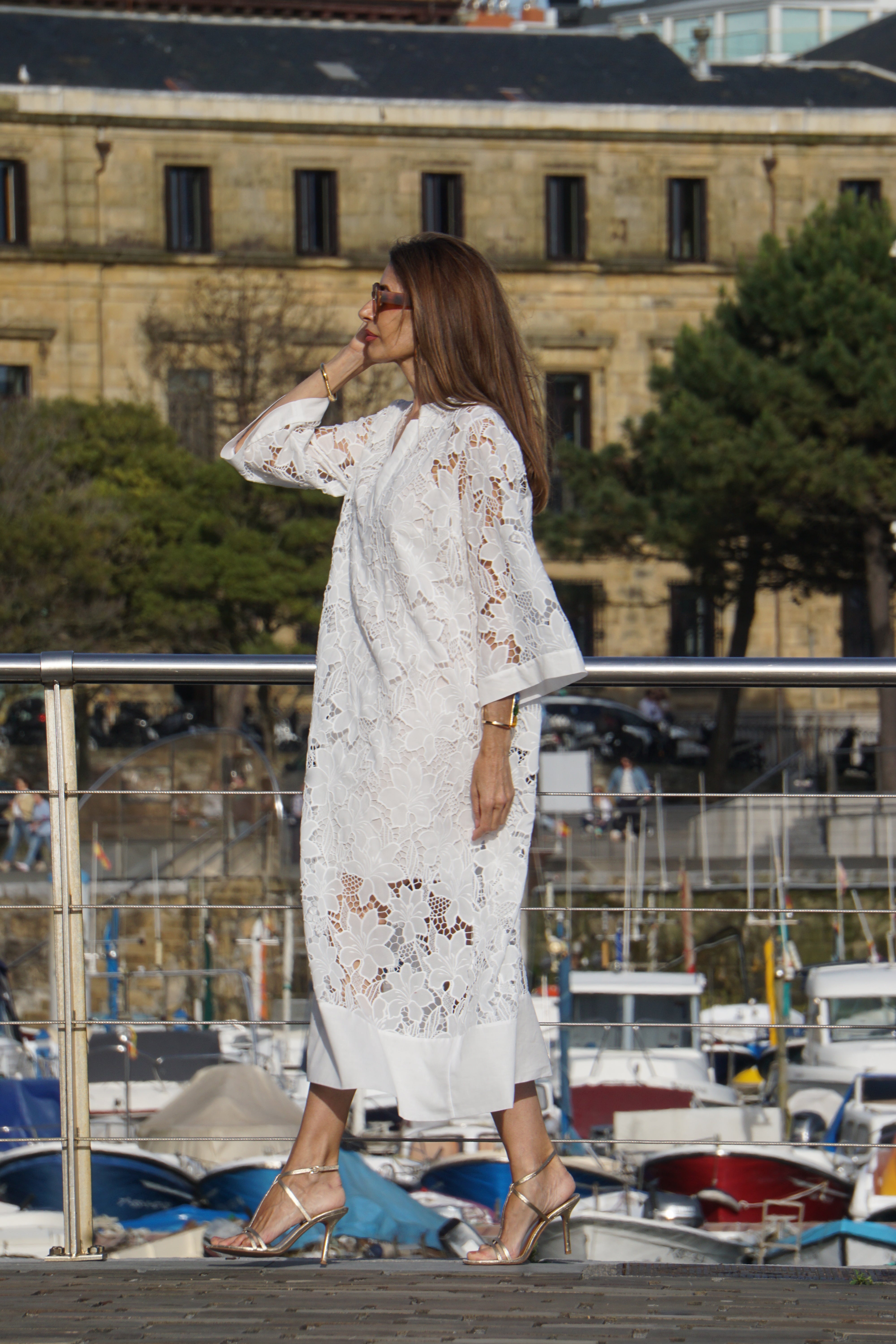 White Lace Dress with Elegant Detailing for Special Occasions