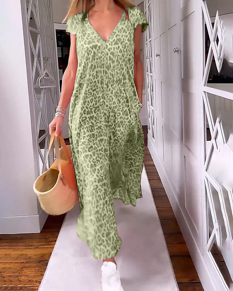 Leopard Print Maxi Dress with Elegant Design and Comfortable Fit