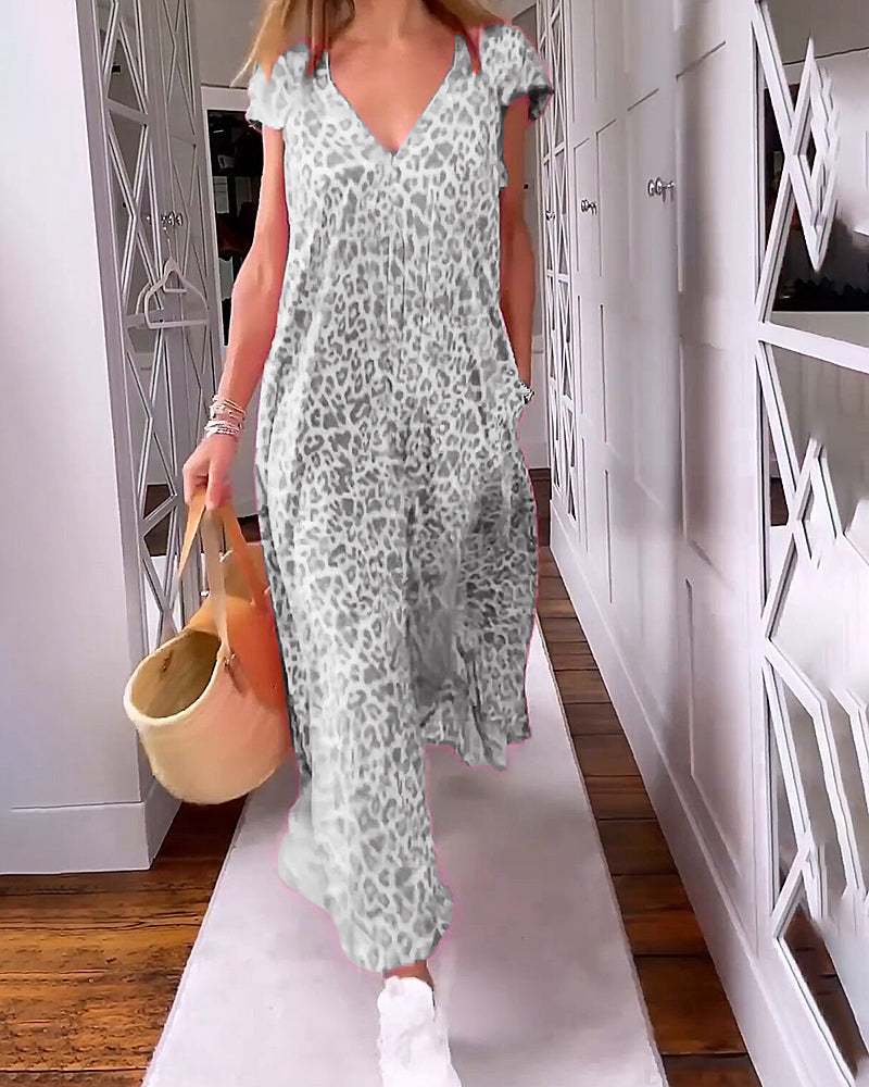 Leopard Print Maxi Dress with Elegant Design and Comfortable Fit