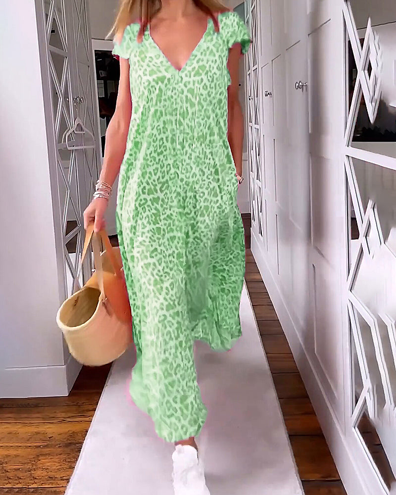 Leopard Print Maxi Dress with Elegant Design and Comfortable Fit