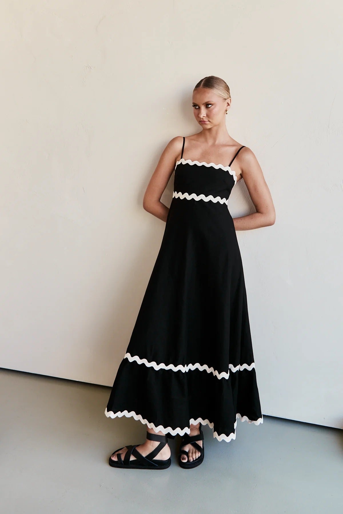 Elegant Contrast Long Capri Dress for Stylish Summer Wear