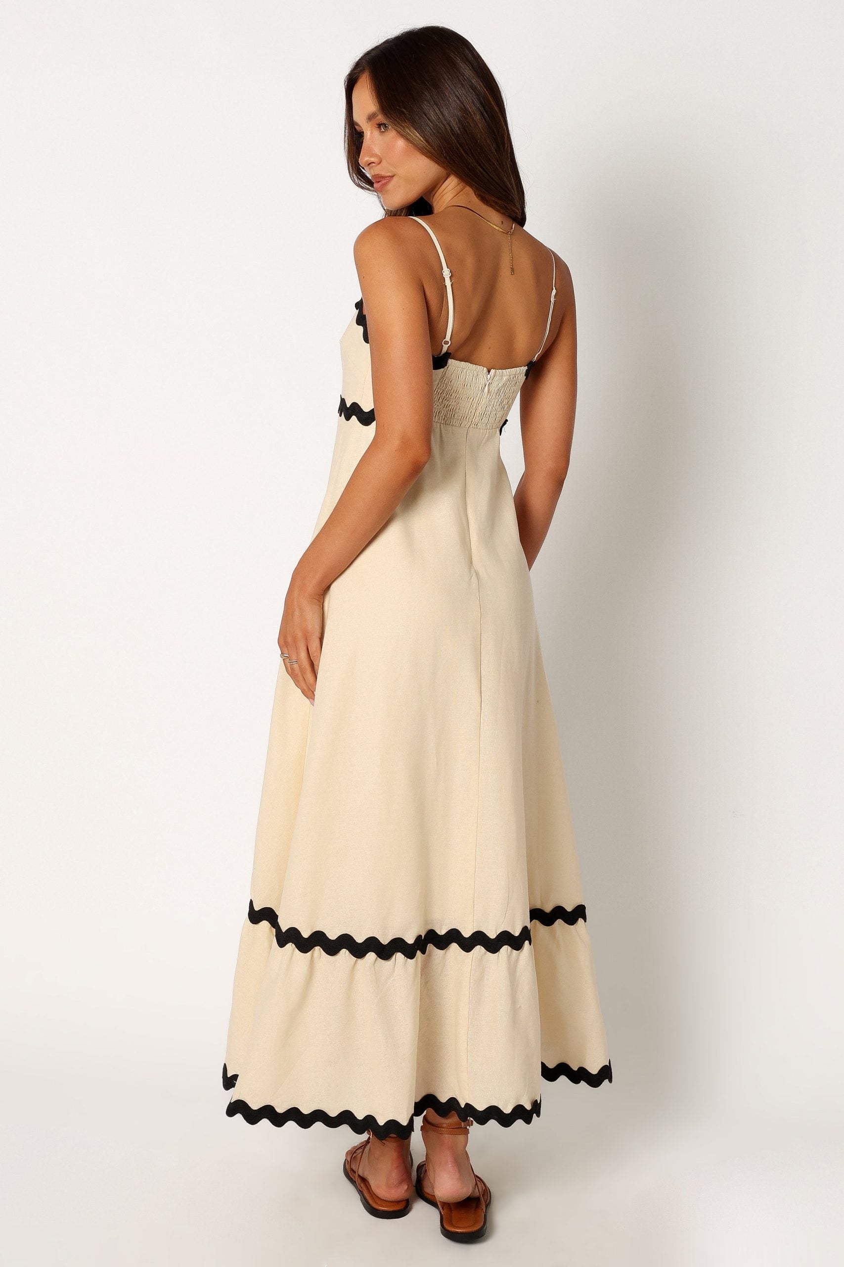 Elegant Contrast Long Capri Dress for Stylish Summer Wear