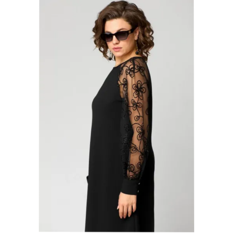 Elegant Lace Dress with Flattering Fit and Timeless Design